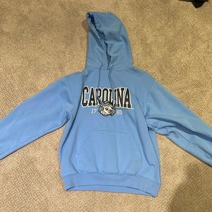 Men’s North Carolina Tar Heels Graphic Hoodie Men’s Size S